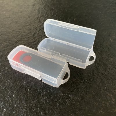 TRANSPARENT CLOSABLE PLASTIC BOX